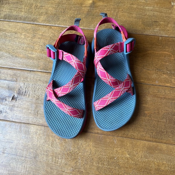 Girls Chaco sandals - Picture 2 of 5